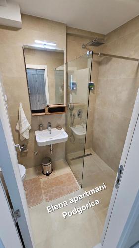 Bilik mandi di Elena apartmani Podgorica