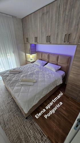 Katil atau katil-katil dalam bilik di Elena apartmani Podgorica