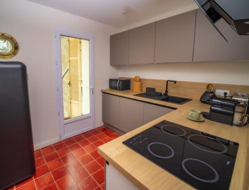 #201-Heart of Vieil Antibes - Place Nationale-High-End Newly Renovated & Furnished Appartment
