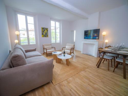 #201-Heart of Vieil Antibes - Place Nationale-High-End Newly Renovated & Furnished Appartment