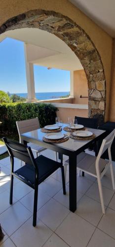 T2 Saint-Raphaël, Cap Esterel village, vue mer, rez de jardin