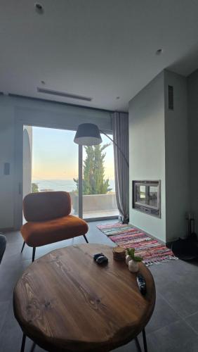 TV a/nebo společenská místnost v ubytování Serenity Getaway