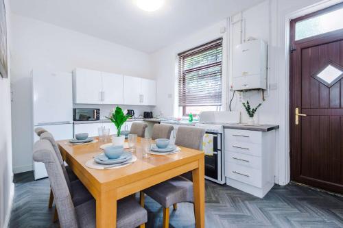 Dapur atau dapur kecil di Whitegate House