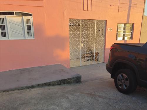 Het gebouw waarin het vakantiehuis zich bevindt