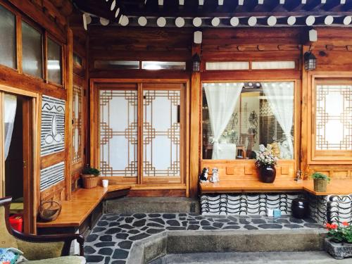 Фотография из галереи Dajayon Hanok Stay в Сеуле