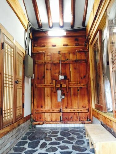 Фотография из галереи Dajayon Hanok Stay в Сеуле