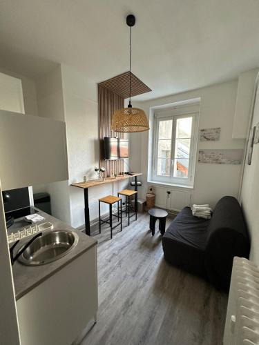 Cosy studio en face de la gare SNCF