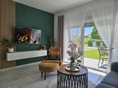 Χώρος καθιστικού στο Una Luxury Home