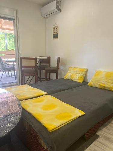 Postel nebo postele na pokoji v ubytování Vrabac Vrabac