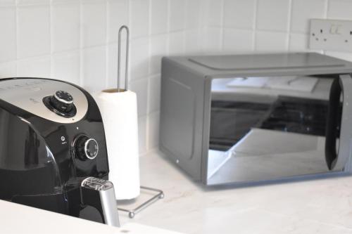 Gambar di galeri bagi Spacious 2 Bed Flat Coventry di Coventry