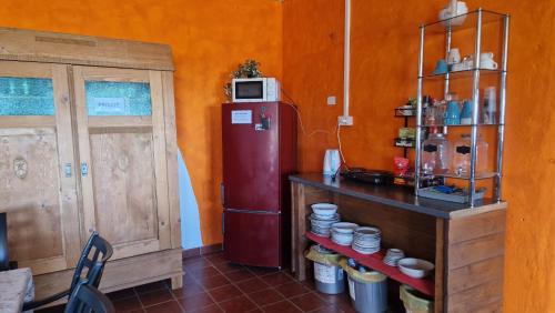 Dapur atau dapur kecil di Mountain Hostel&House Finca La Isa by Rose
