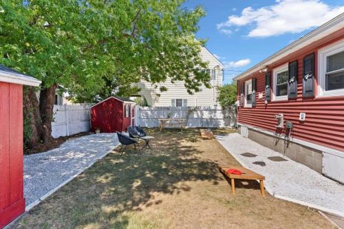 Κήπος έξω από το The Salty Dog Pet Friendly Private Yard