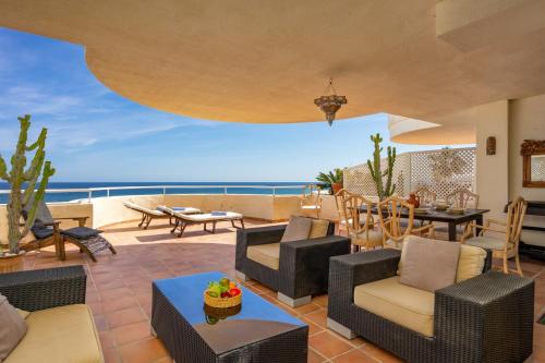 Bermuda Beachfront Living by Lica Homes