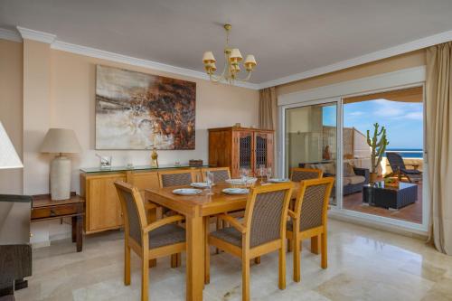 Bermuda Beachfront Living by Lica Homes
