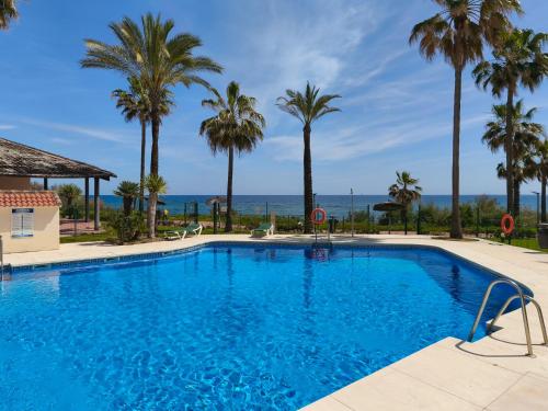 Bermuda Beachfront Living by Lica Homes