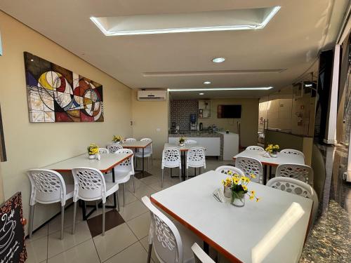 Uma área de estar em Sr Hotel