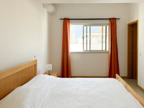 Ένα ή περισσότερα κρεβάτια σε δωμάτιο στο 2 bdr apt in Achada St Antonio, Fast Wi-Fi - LCGR