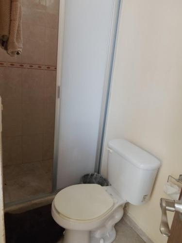 Bilik mandi di Casa Kleha Familiar y Comodidad