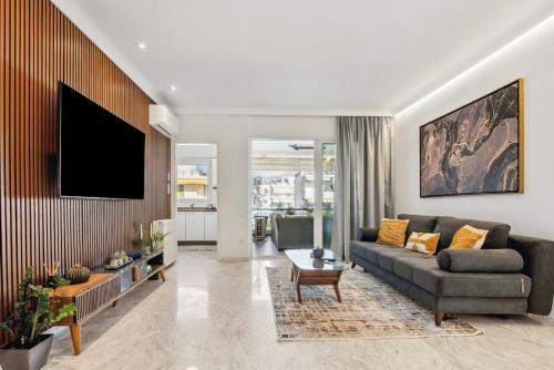 One-Bedroom Jacuzzi Glyfada