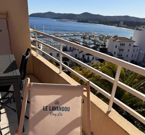 Appartement 50 m2 Le Lavandou - vue mer - plage - commerces