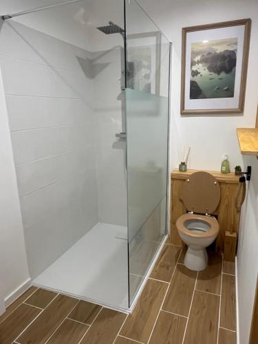Ένα μπάνιο στο Chambre et Spa Sud Doré avec Piscine en saison