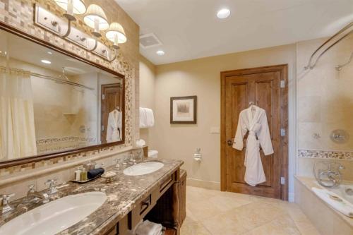 Aspen Mountain Residences 3 Bedroom photo 3
