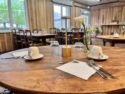 Gallery image of Hôtel Restaurant Platanes - KB HOTEL GROUP in Étauliers