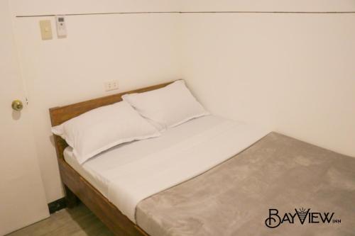 Ένα ή περισσότερα κρεβάτια σε δωμάτιο στο Bay View Inn