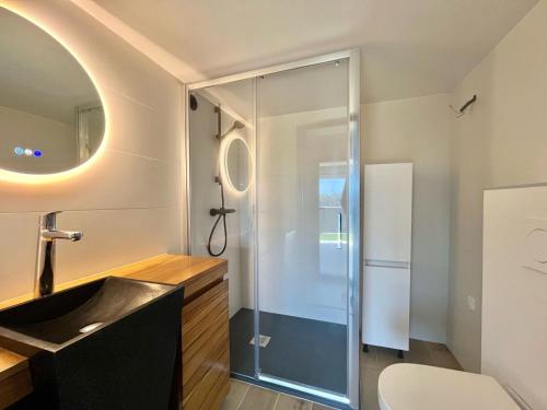 Ένα μπάνιο στο Appartement à Guidel-Plages