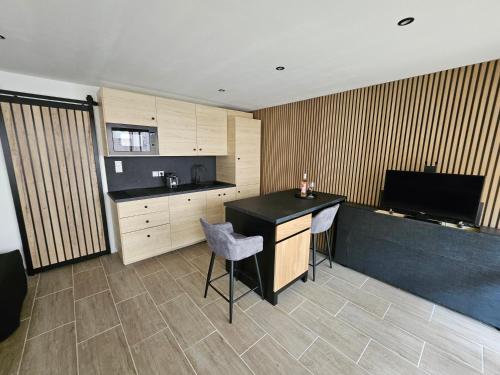 Studio chic climatisé avec vue mer et piscine à 100m plage du Môle