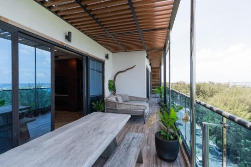 Μπαλκόνι ή βεράντα στο 4BR luxury apartment