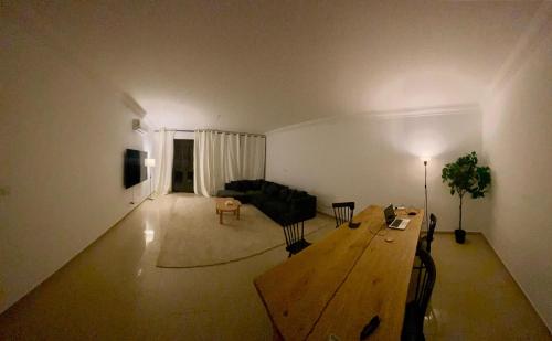 Μια τηλεόραση ή/και κέντρο ψυχαγωγίας στο Luxury Home Full Options Free Wifi