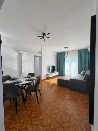 Elegant Two-Bedroom Apartment in Kato Paphos Close to Everything!