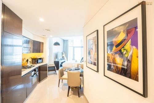 Bnbeyond's Artsy Canal-View Studio in the Heart of BBay