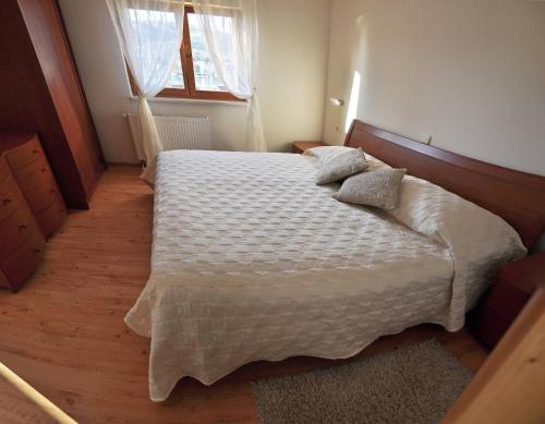 Ένα ή περισσότερα κρεβάτια σε δωμάτιο στο Stunning view suite with balcony