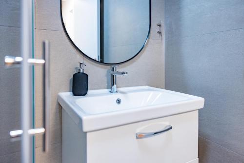 Bilik mandi di Jazz Apartments