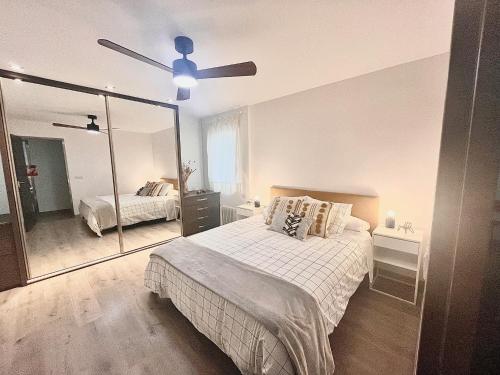 Katil atau katil-katil dalam bilik di Apartamento Junto al Paseo Maritimo de Altea
