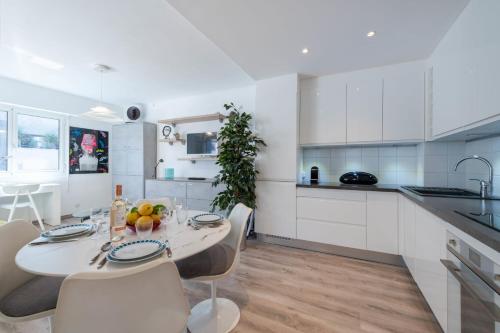 Bright Apartment in the Heart of Cannes