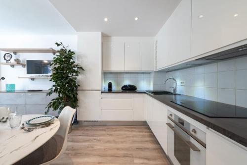 Bright Apartment in the Heart of Cannes