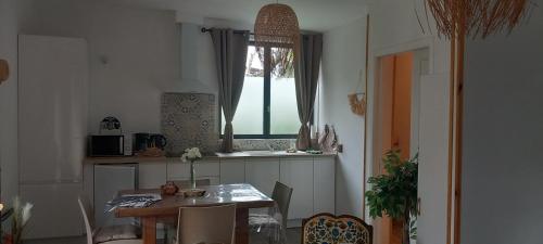 Fotografia z galérie ubytovania Le Gîte insolite Gonnedouillé v destinácii Gonneville-en-Auge