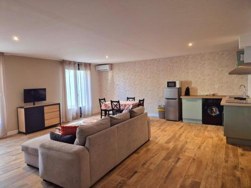 Photo de la galerie de l'établissement Spacieux T2, RDC, Charles Trenet, à Narbonne