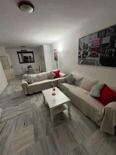 Modern & Bright family apartment, Torrequebrada