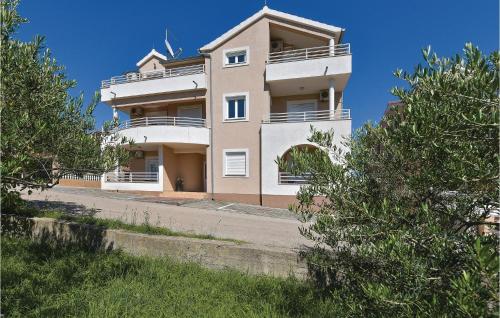 Two-Bedroom Apartment In Vodice