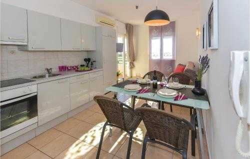 Two-Bedroom Apartment In Vodice