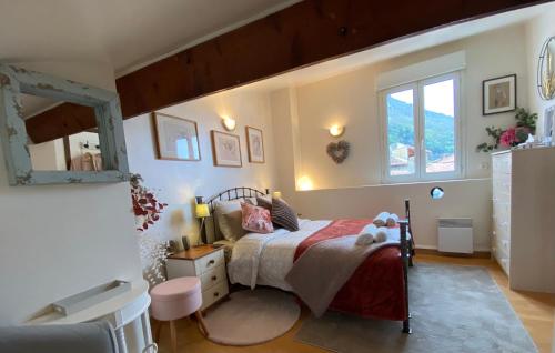 Number 1 Place Pyrene, 2 bedroom duplex, luxury apartment