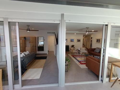 Modern Rambla Mercado Apartment