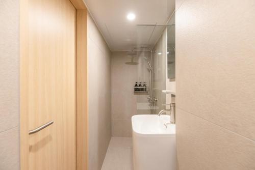 Un baño de Hotel Marguerite Seoul
