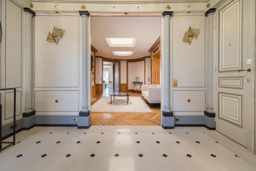 Luxury apartments - Avenue Montaigne photo 49