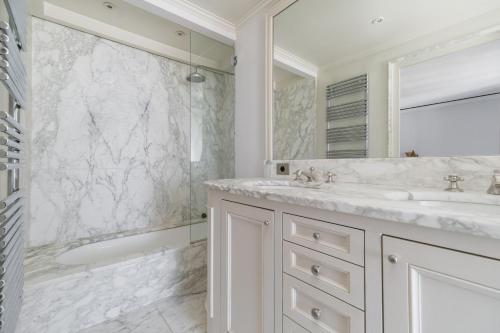Luxury apartments - Avenue Montaigne photo 77