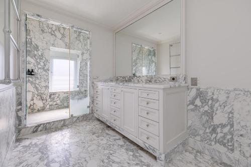 Luxury apartments - Avenue Montaigne photo 84